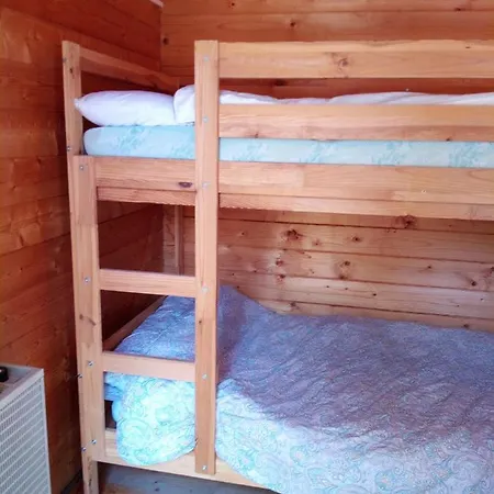 キャンプ場 Buena Vista Cabanas Con Litera Torremanzanas